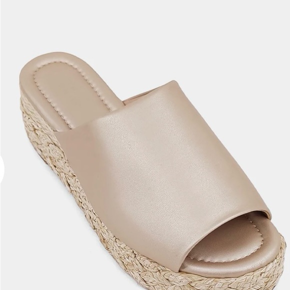 Shu shop gold shoes NEW - Picture 2 of 5